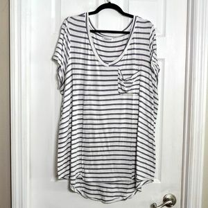 Maurices gray and white stripe tshirt